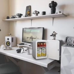 Blaupunkt 4L Mini Fridge -Home Furnishings Store 370510 blaupunkt mini fridge 4l 7